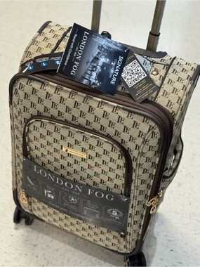 London Fog expandable 8 wheels Spinner Carry-On Luggage 22”